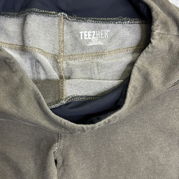 💖free w any item💖 Green Jeggings - Picture 2 of 3